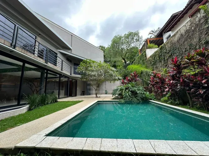 Casa à venda no Condomínio Chácara Flora em Valinhos