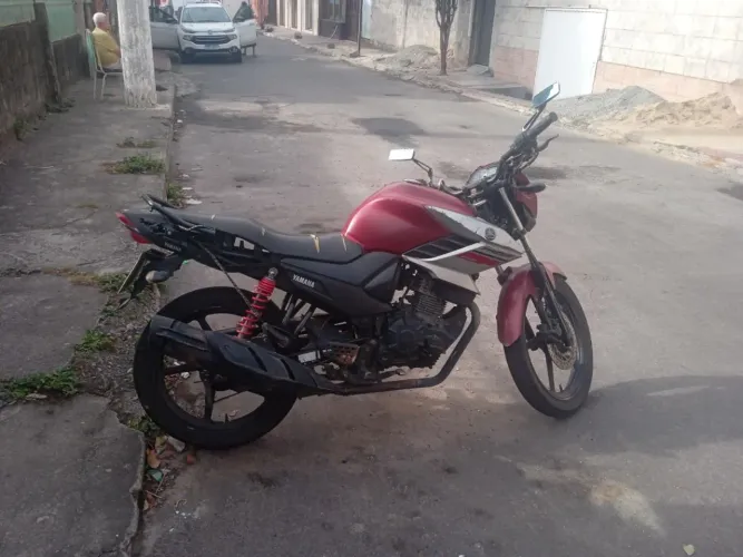 Vendo moto fazer ys 150 pra roca ou não 