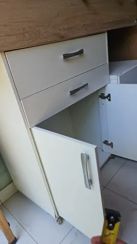 Cômoda em MDF de Qualidade - Feita por Marceneiro - 79x48x105 cm