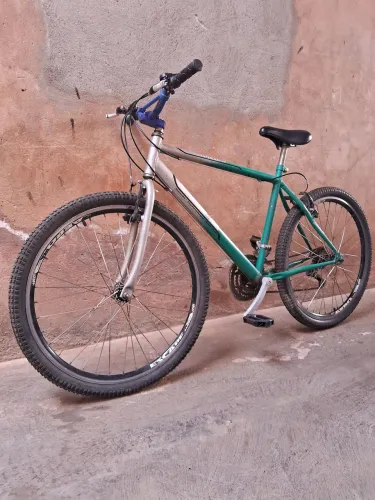 VENDO OU TROCO BIKE ARO 26