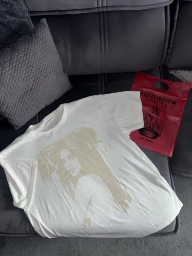 Camiseta Anitta / Merch Equilibrivm Tour