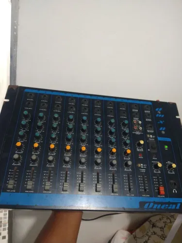 Mesa de som Oneal 8 Canais 200,00