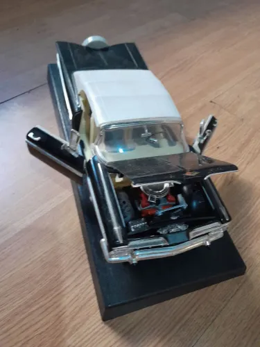 Carrinho colecionavel escala 1:18