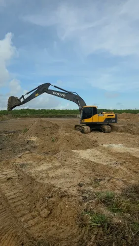 Aluguel de Escavadeira Volvo