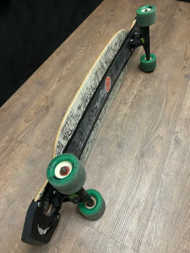 Longboard Original Apex 37 - Trucks Bear e Rolamentos Red Bones