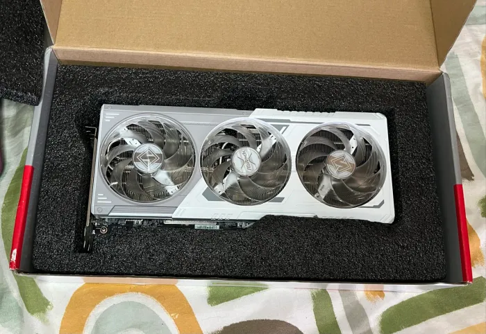 RX 9060 XT Steel Legend 8gb