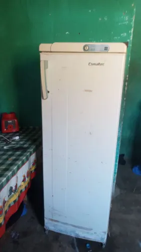 Geladeira quebra galho gelando bem