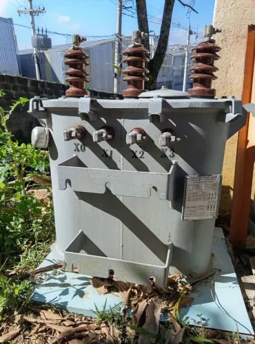 Transformador 15 kva Trifasico a óleo 127/220 v de poste - usado 13.800 kv