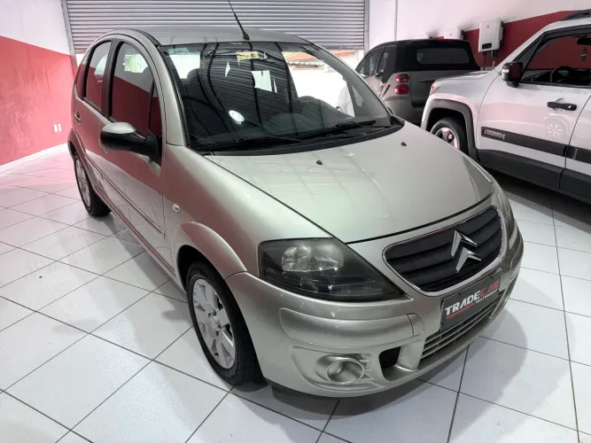 Citroen C3 GLX 1.4/ GLX Sonora 1.4 Flex 8V 5P 2012