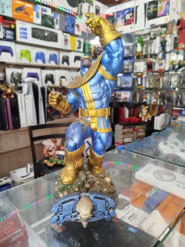 Action figure Tanos bem realista 30 cm ac trocas