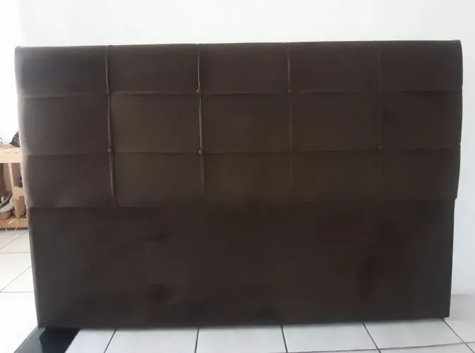 Cabeceira Queen Estofado à Venda! Dimensões: 1,60 (comprimento) por 1,10 (altura).