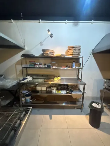 Bancada / Mesa de Trabalho em Aço Inox com Prateleiras - Cozinha Industrial