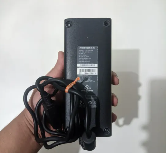 Fonte de Xbox 360 Slim Dois Pinos 110v - Original Microsoft