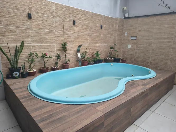 Piscina em fibra semi-nova