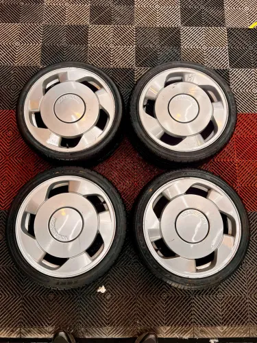 Rodas R17 Orbital Gomao c/ pneus