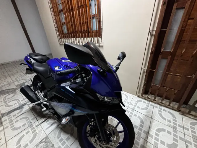 R15 ABS 2025 