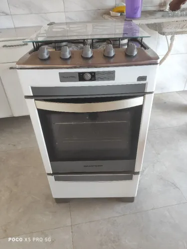 Fogão Brastemp clean 5 bocas. Em bom estado de funcionamento.