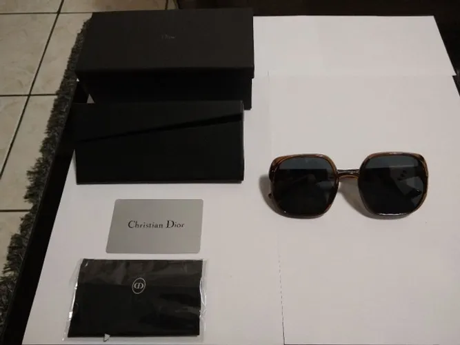 Óculos Cristian Dior de luxo