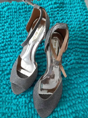 Sapatos de festa ( novos)
