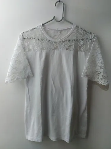 Blusinha com renda, tam P