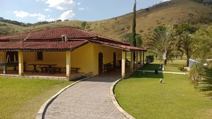 Chácara as Margens do Rio Paraíba em Santa Branca-SP