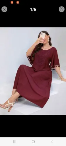Vestido Longo Vermelho com Detalhes em Renda