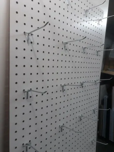 Painel Eucatex perfurado 60 x 100cm - 4.5mm  Branco com ganchos