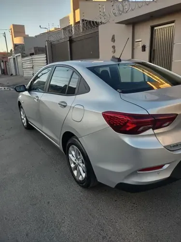 Onix sedan Plus LT Turbo automático 2020