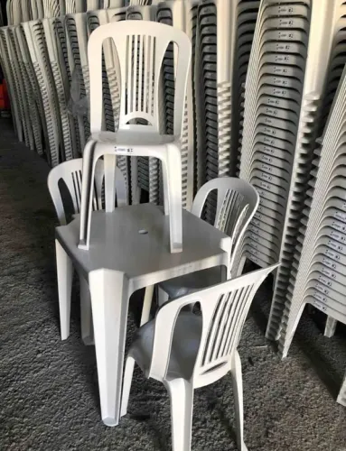 Cadeiras Plástica Conjunto de Bistrô!