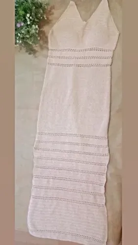 VESTIDO LONGO DE CROCHÊ