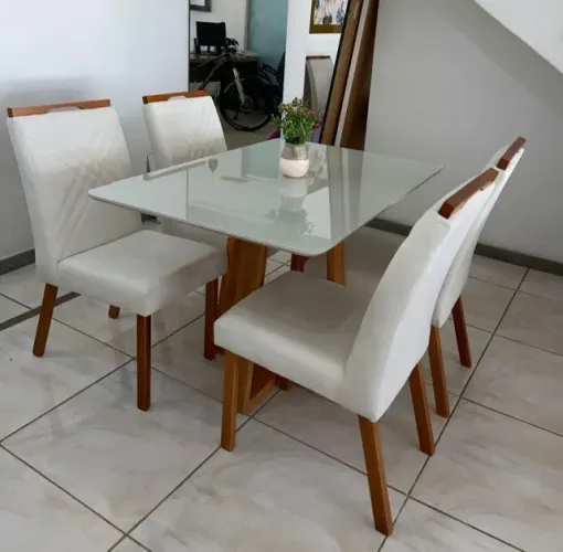 Mesa de jantar 4 lugares Emyle 