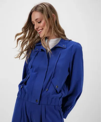 Jaqueta feminina com cordão viscose azul | AK by Riachuelo