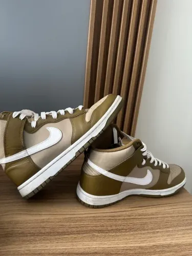 Nike Dunk Mid - Marrom