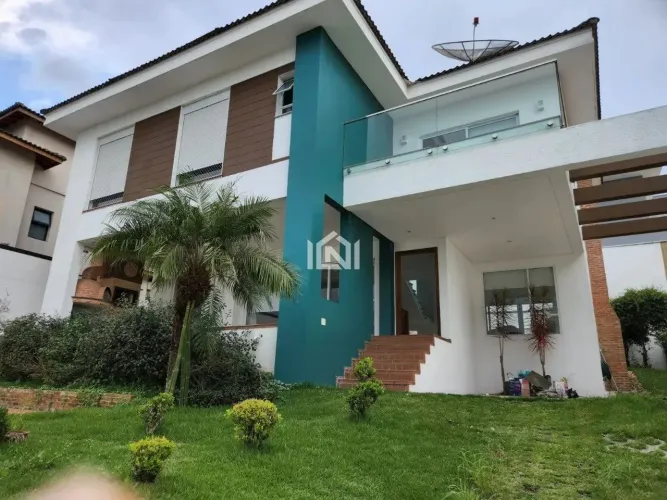 Casa à venda no condomínio Golf Village