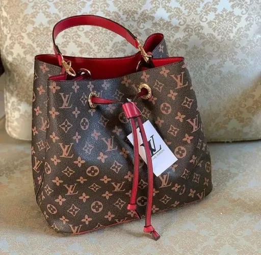 Bolsa Louis Vuitton - Elegância e Sofisticação