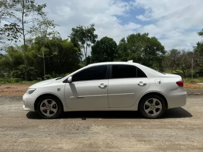 Toyota Corolla GLI 1.8 Flex 16V Aut. 2013