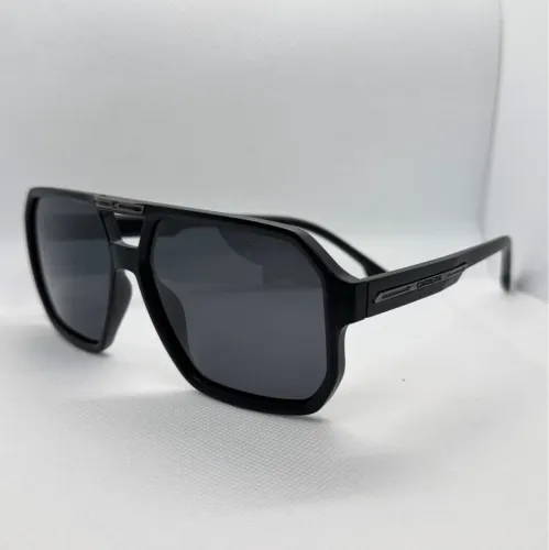 Óculos de Sol Carrera - Design Moderno