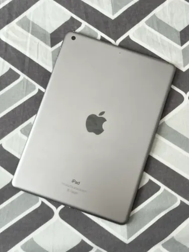 iPad 6 32GB