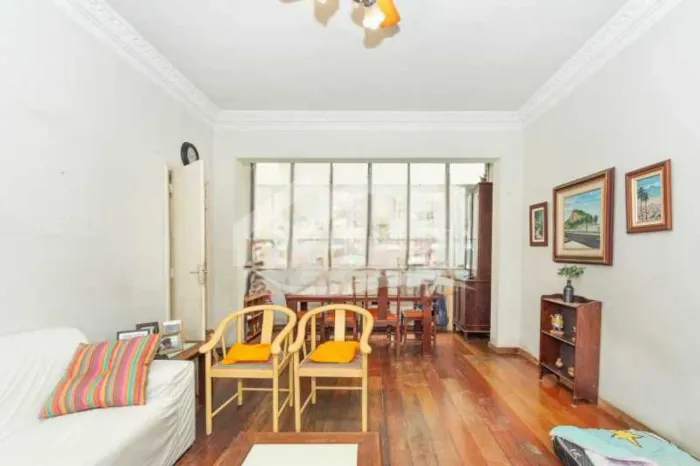Excelente oportunidade de três quartos apartamento Semi-Luxo
