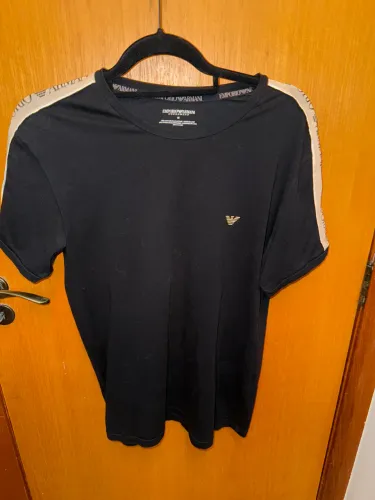Camiseta Empório Armani preta tamanho M