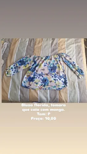 Blusa florida tomara que caia com manga