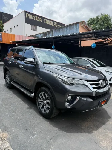 Toyota Hilux sw4 srx 7 lugares extra !!! Carro para pessoa exigente