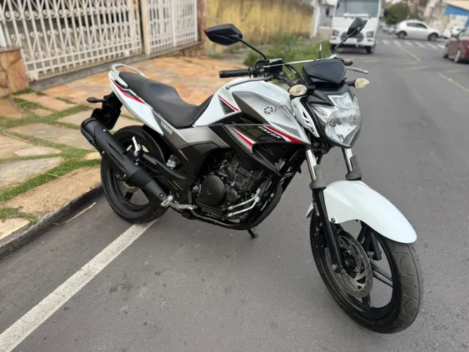 Fazer 250 - 2017 - Muito Nova - Financio - Troco - Aceito Cartão