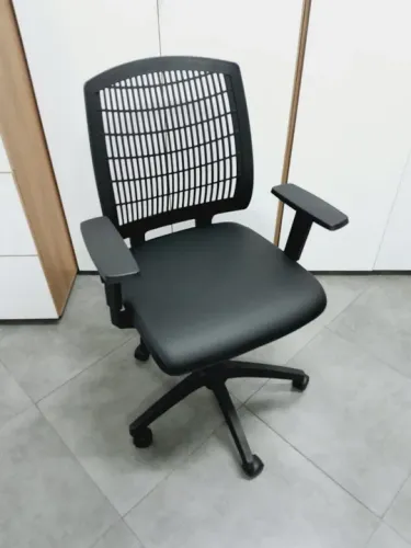 Cadeira de Escritório Giratória com Rodas