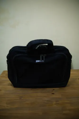 Bolsa Mcqueen social de mão com apoio de ombro