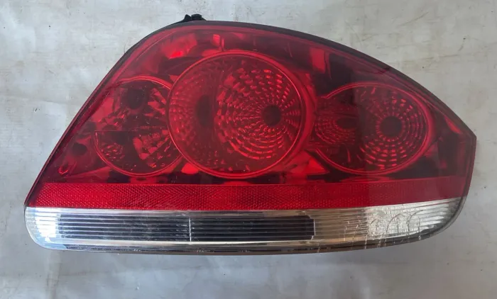 Lanterna Fiat Linea Lado Direito 