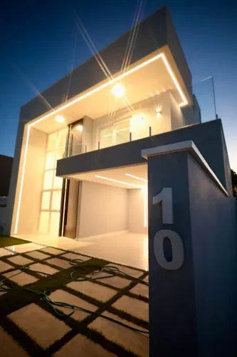 Vendo casa de 4/4 sendo três suites no sim