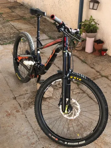 Bicicleta GT - Mountain Bike de Downhill aro 27,5