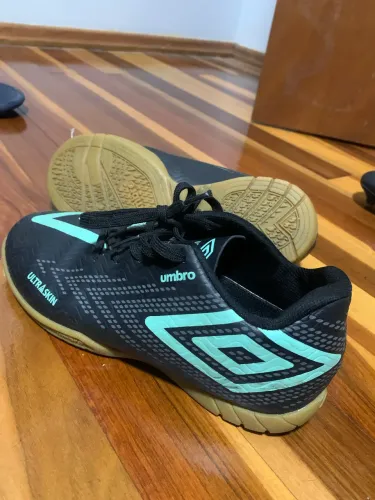 CHUTEIRA UMBRO FUTSAL tamanho 37