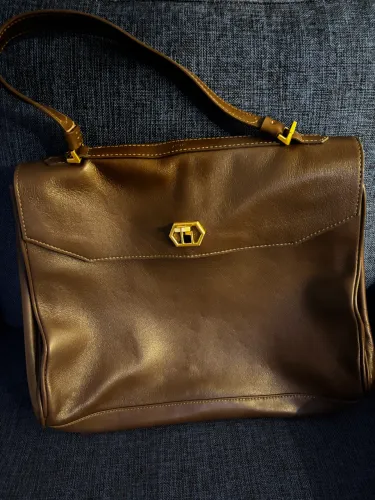 Vendo linda bolsa de couro da Arezzo 